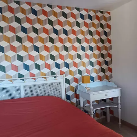 Maison Ancienne Refaite Entierement A Neuf 8pers, 4 Chambres Dans Village 50760 France Feriehus Montfarville